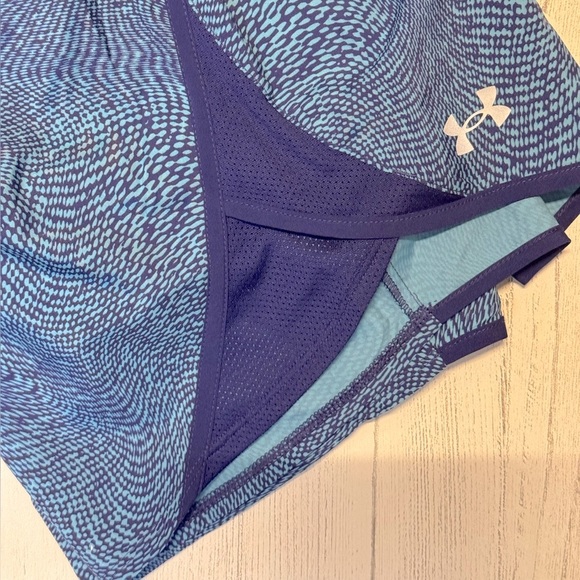 Under Armour Women's Fly by 2.0 Printed Running Shorts - Picture 6 of 10